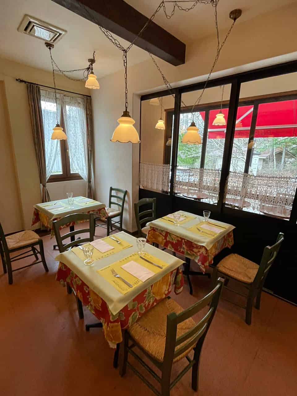 キャフェ・ドゥ・ブローニュ店内